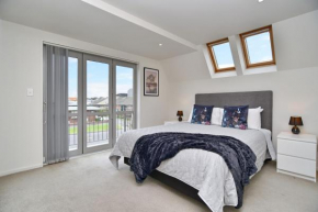 Regents 94 - Christchurch Holiday Homes, Christchurch